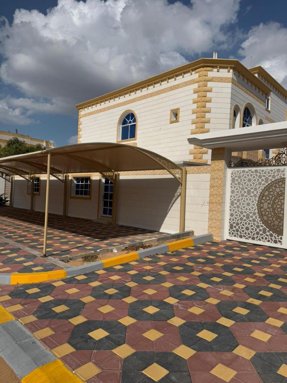 International Abu-dhabi Bed & Breakfast *